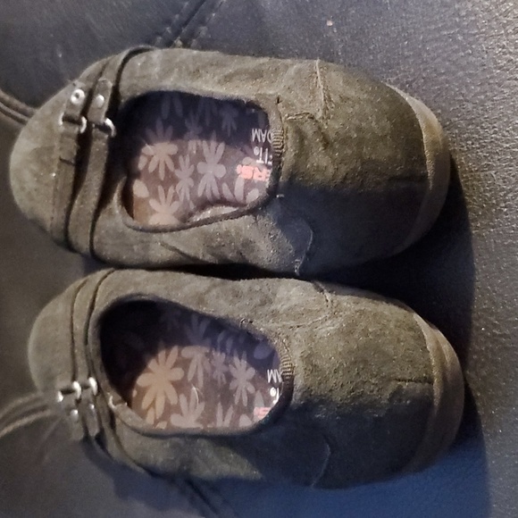 SKECHERS  Size 6 - Picture 3 of 9